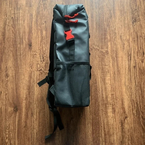 Star Wars Darth Vader Backpack Insulated Cooler 28-Can Capacity NWT - Picture 6 of 9